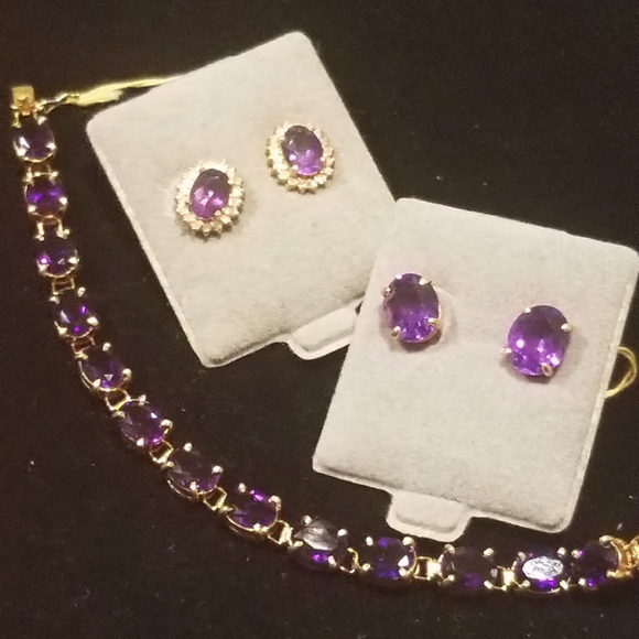 Exquisite Diamond & Amethyst 14k Stud Earrings - Picture 4 of 5